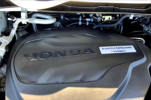 Photo of 2019 White Diamond Pearl Honda Odyssey