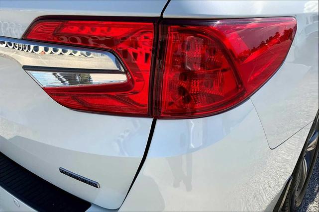 Photo of 2019 White Diamond Pearl Honda Odyssey