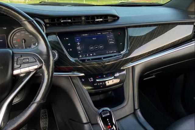 Photo of 2020 Stellar Black Metallic Cadillac XT6
