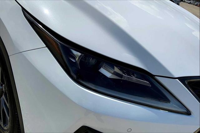 Photo of 2022 Ultra White Lexus RX 350