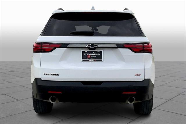 Photo of 2022 Summit White Chevrolet Traverse