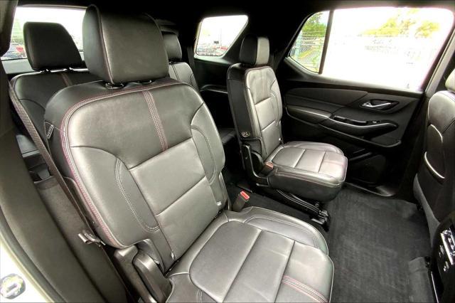 Photo of 2022 Summit White Chevrolet Traverse