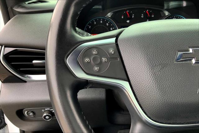 Photo of 2022 Summit White Chevrolet Traverse