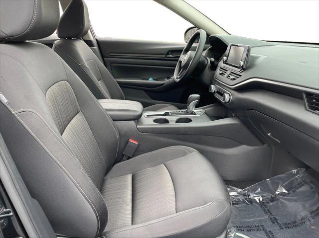 Photo of 2024 Super Black Nissan Altima