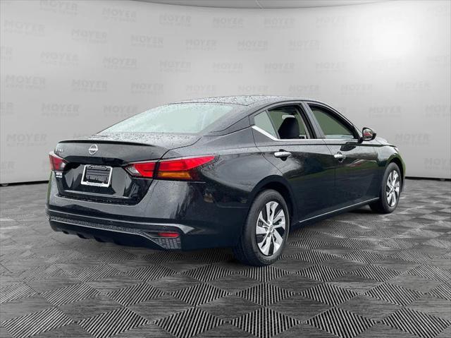 Photo of 2024 Super Black Nissan Altima