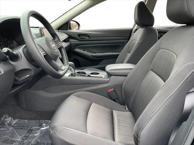 Photo of 2024 Super Black Nissan Altima