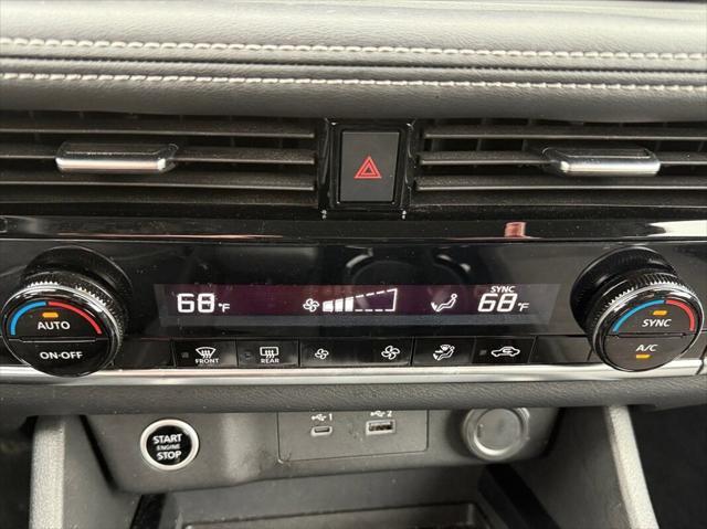 Photo of 2022 Pearl White Tricoat Nissan Rogue