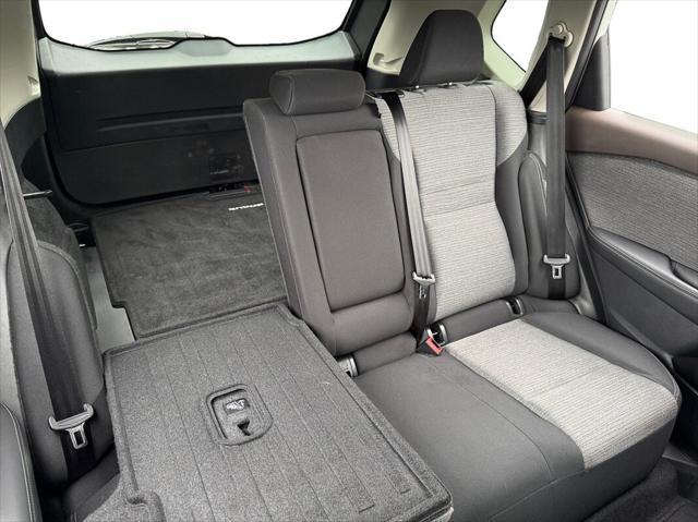 Photo of 2022 Pearl White Tricoat Nissan Rogue