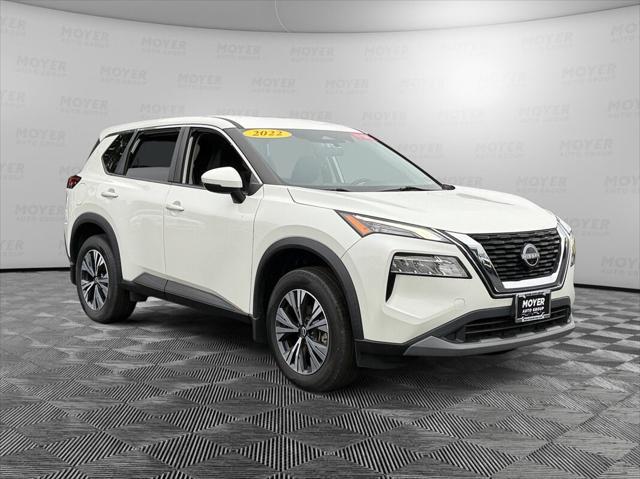 Photo of 2022 Pearl White Tricoat Nissan Rogue