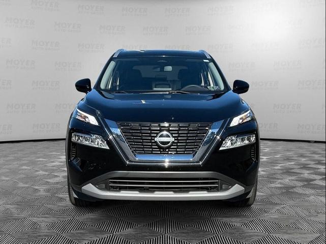 Photo of 2022 Super Black Nissan Rogue