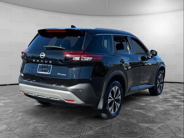Photo of 2022 Super Black Nissan Rogue