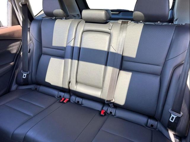 Photo of 2022 Super Black Nissan Rogue