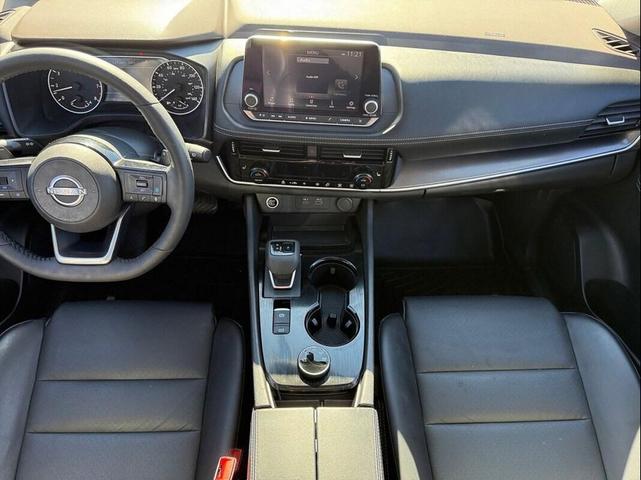 Photo of 2022 Super Black Nissan Rogue