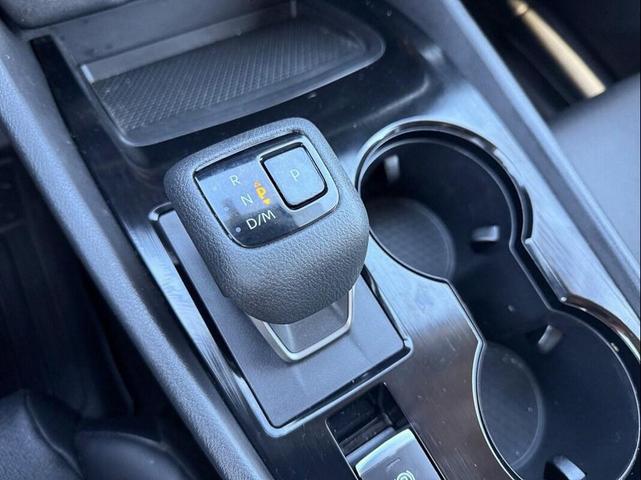 Photo of 2022 Super Black Nissan Rogue