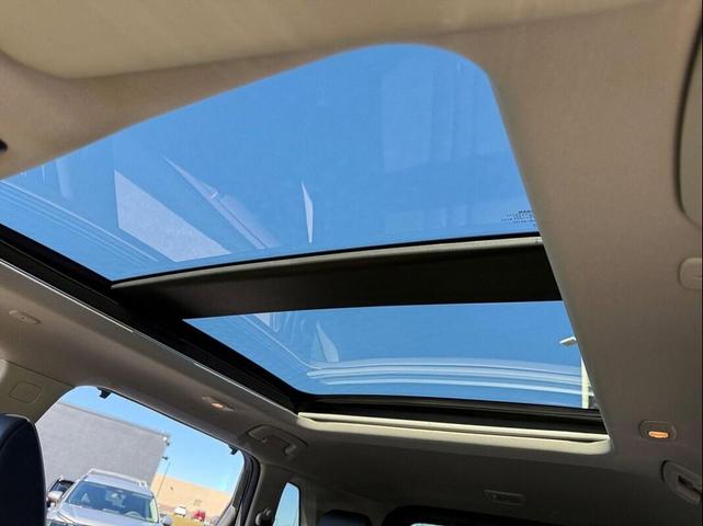 Photo of 2022 Super Black Nissan Rogue
