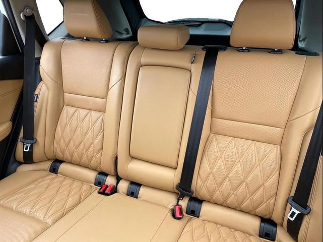 Photo of 2021 Pearl White Tricoat Nissan Rogue