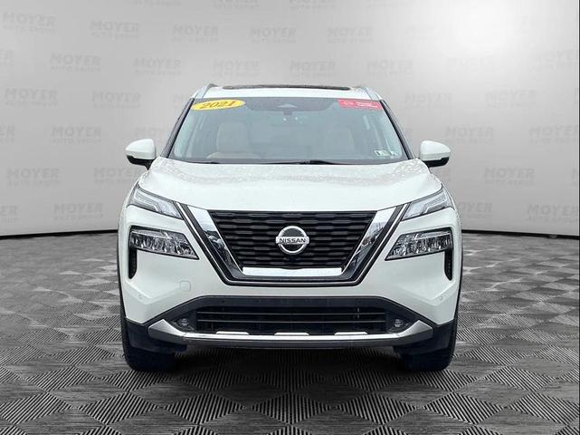 Photo of 2021 Pearl White Tricoat Nissan Rogue