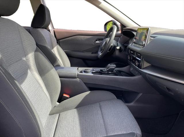 Photo of 2021 Super Black Nissan Rogue