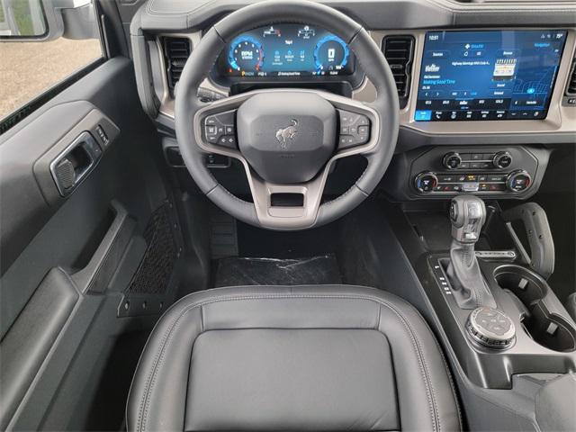 Photo of 2025 Oxford White Ford Bronco