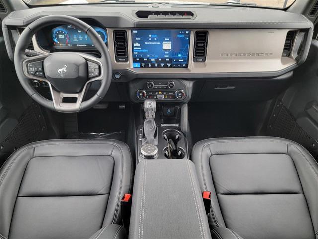 Photo of 2025 Oxford White Ford Bronco