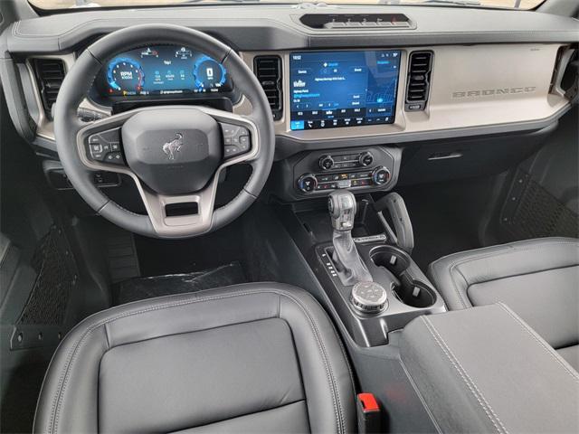 Photo of 2025 Oxford White Ford Bronco