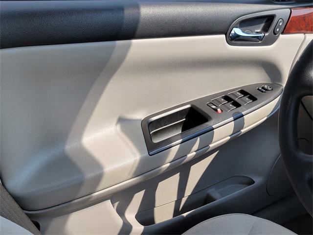 Photo of 2009 Imperial Blue Metallic Chevrolet Impala