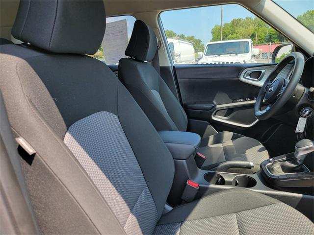 Photo of 2021 Sparkling Silver Kia Soul