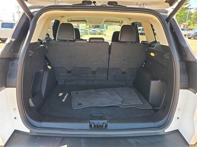 Photo of 2018 White Platinum Ford Escape