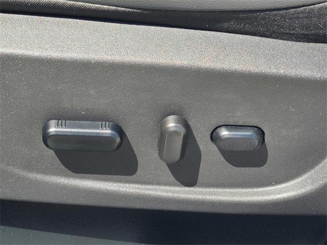 Photo of 2018 White Platinum Ford Escape