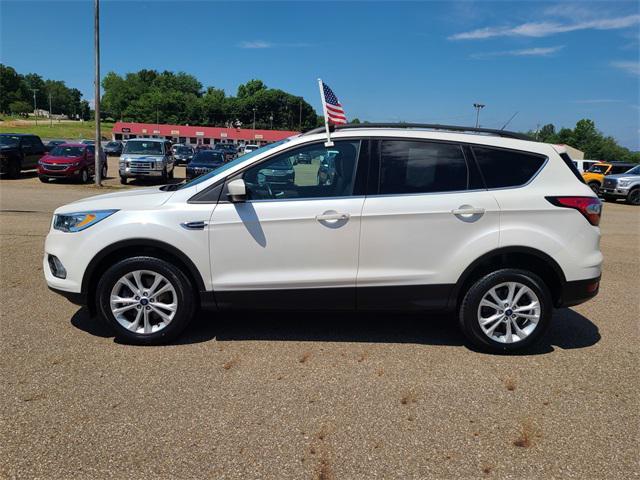 Photo of 2018 White Platinum Ford Escape