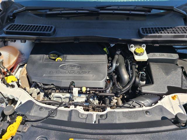 Photo of 2018 White Platinum Ford Escape