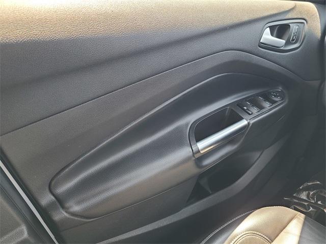 Photo of 2018 White Platinum Ford Escape