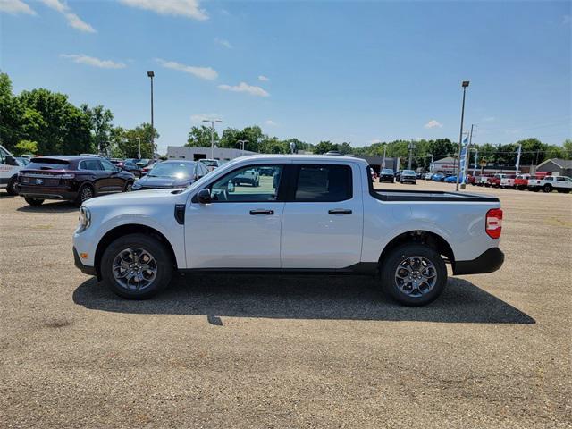 Photo of 2025 Space White Metallic Ford Maverick