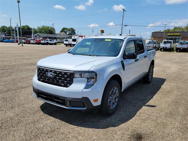 Photo of 2025 Space White Metallic Ford Maverick