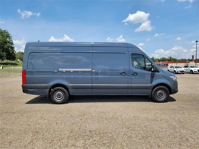 Photo of 2019 Steel Blue Mercedes-Benz Sprinter 2500