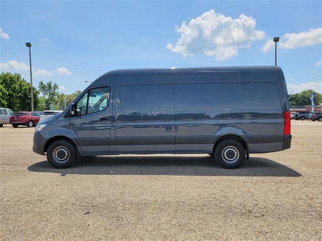 Photo of 2019 Steel Blue Mercedes-Benz Sprinter 2500