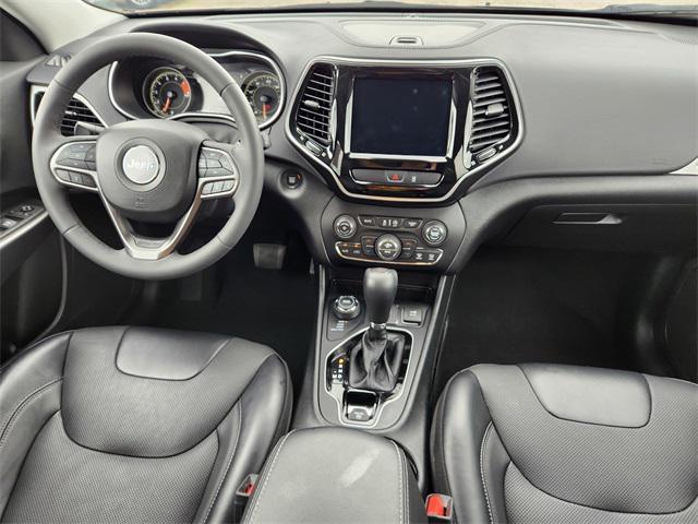 Photo of 2022 Diamond Black Crystal Pearlcoat Jeep Cherokee