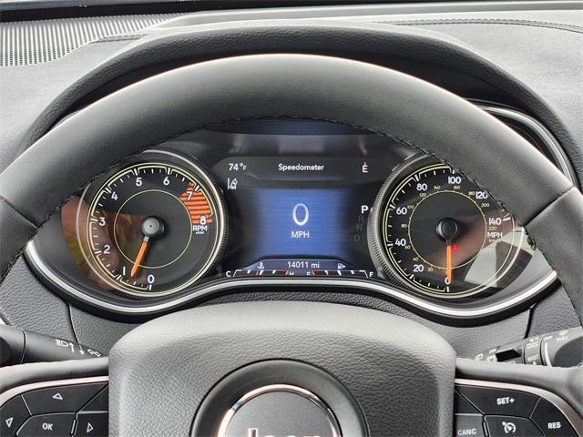 Photo of 2022 Diamond Black Crystal Pearlcoat Jeep Cherokee