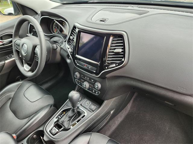 Photo of 2022 Diamond Black Crystal Pearlcoat Jeep Cherokee