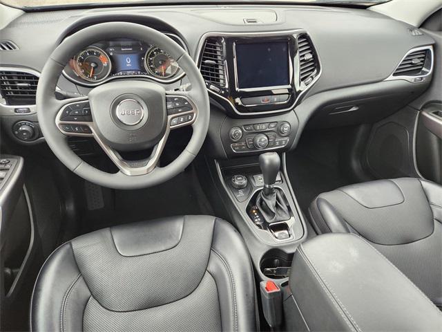 Photo of 2022 Diamond Black Crystal Pearlcoat Jeep Cherokee