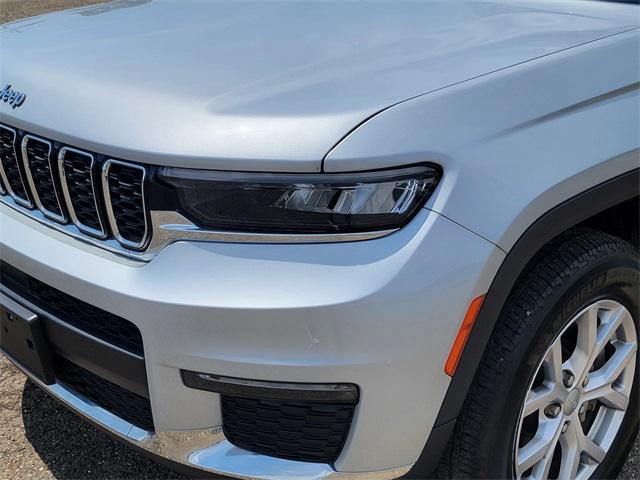 Photo of 2021 Silver Zynith Jeep Grand Cherokee L