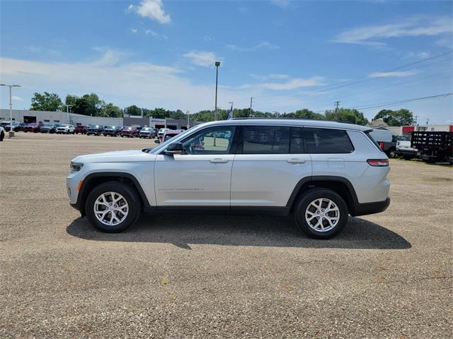 Photo of 2021 Silver Zynith Jeep Grand Cherokee L