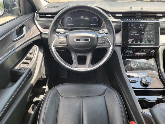 Photo of 2021 Silver Zynith Jeep Grand Cherokee L