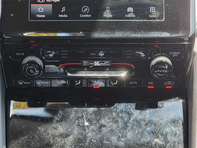 Photo of 2021 Silver Zynith Jeep Grand Cherokee L