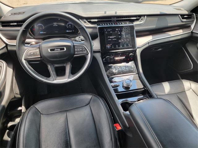 Photo of 2021 Silver Zynith Jeep Grand Cherokee L