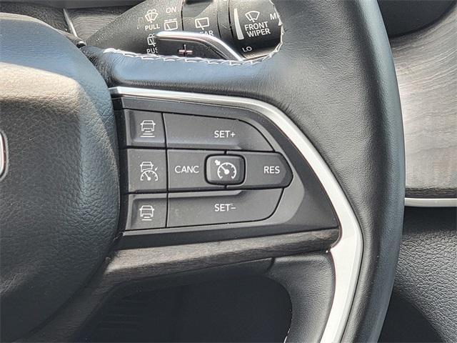 Photo of 2021 Silver Zynith Jeep Grand Cherokee L