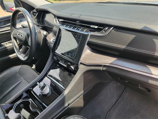 Photo of 2021 Silver Zynith Jeep Grand Cherokee L