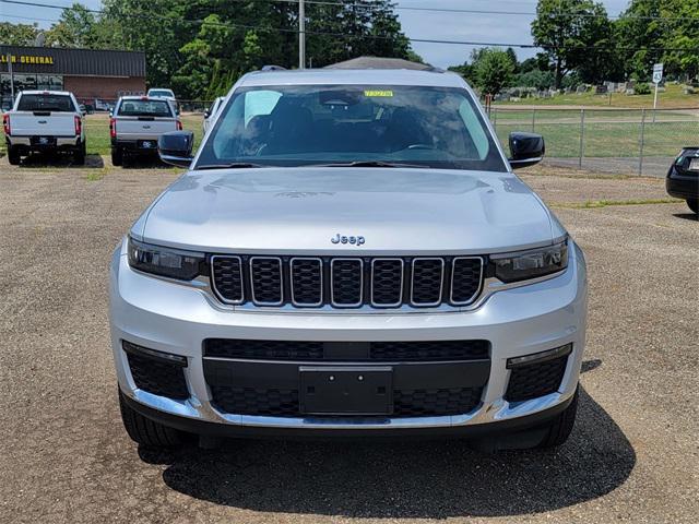 Photo of 2021 Silver Zynith Jeep Grand Cherokee L