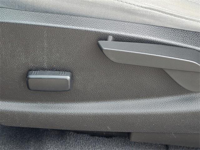 Photo of 2019 Silver Ice Metallic Chevrolet Colorado