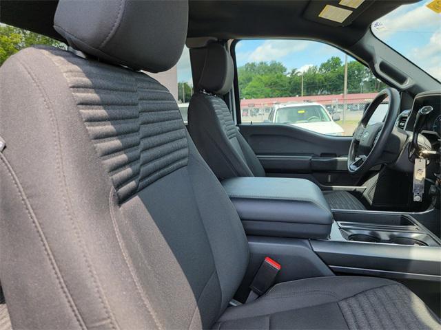 Photo of 2023 Oxford White Ford F-150
